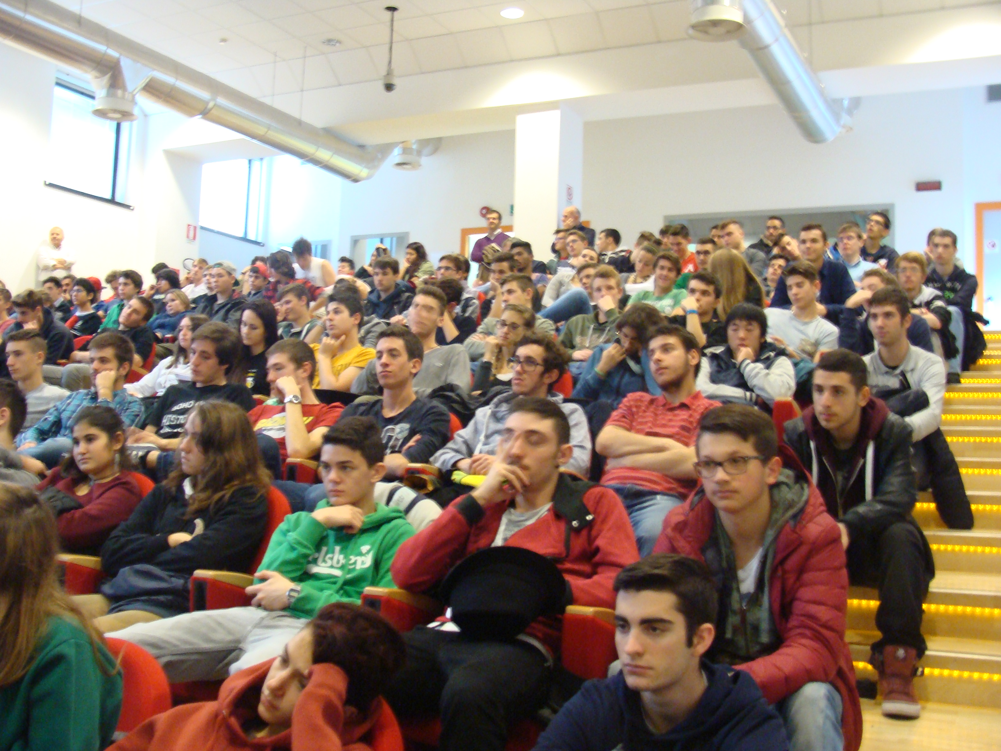 Quasi 200 persone all'iniziativa La Ricerca va a Scuola